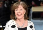 Pauline Collins, Star of “Shirley Valentine,” Passes Away at 85