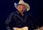 Alan Jackson’s Triumphant Stands in Country Music History