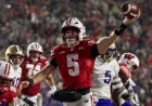 Wisconsin Starts Freshman Quarterback Against Indiana