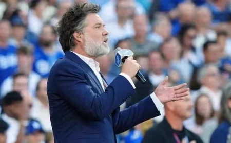 Rufus Wainwright Alters ‘O Canada’ Lyrics for World Series Game 5