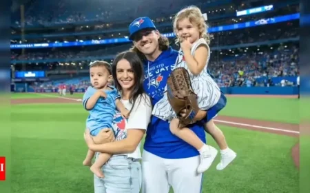 Kevin Gausman’s Wife Taylor Shines at Dodger Stadium in Glamorous Outfit