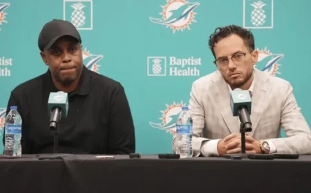 Dolphins Keep Mike McDaniel as Head Coach After GM’s 2025 Exit