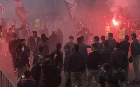 Real Sociedad Players Applaud Fans for Impressive Welcome After Bus Arrival