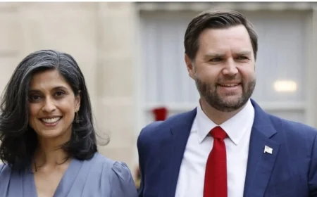 JD Vance Halloween costume turns viral meme into campaign-stage message