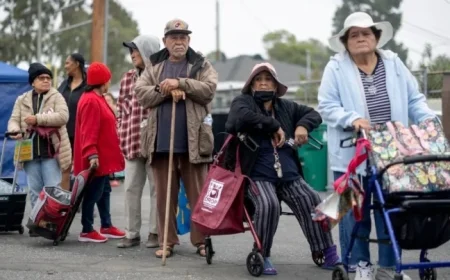 Thousands Flock to Southern California Food Banks as SNAP Benefits End