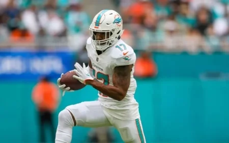 Source Confirms Dolphins Unlikely to Trade Jaylen Waddle