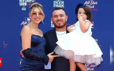 Shane Bieber’s Wife Kara Responds to Sofia Castaneda’s World Series Post