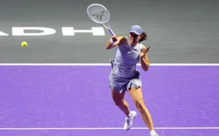 Swiatek Triumphs Over Keys on WTA Finals Debut Day