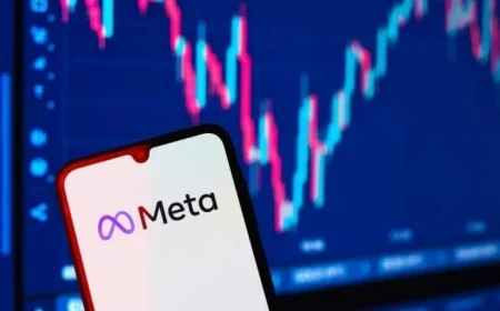 Meta Stock Plummets Amid AI Investment and Cash Crunch Debate