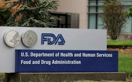 US FDA Drug Chief Resigns Amid Ethics Concerns and Lawsuit