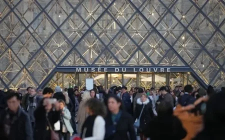 Paris Prosecutor Identifies Louvre Heist Suspects as Local Petty Criminals