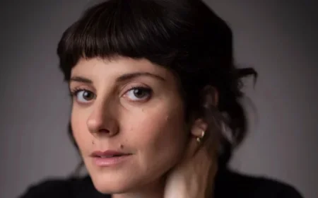 Valérie Tellos Stars Opposite Longtime Partner in “Avant le Crash”