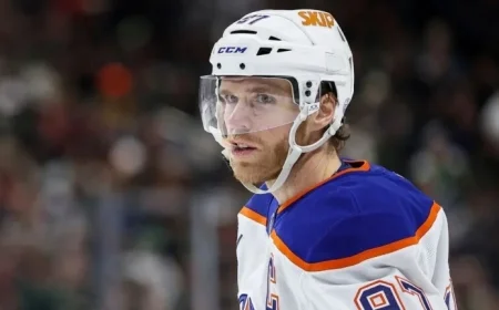 Oilers’ McDavid Reaches 1,100 Points as Fourth-Fastest Player