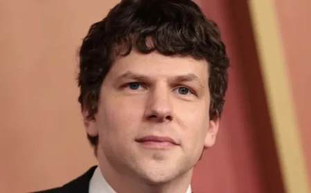 Jesse Eisenberg Reacts to Replacement in Social Network Sequel