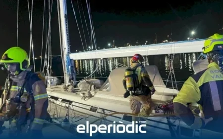 Luxury 20-Meter Yacht Catches Fire Overnight in Valencia