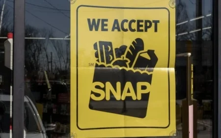 SNAP Beneficiaries Prepare to Cut Back as Food Stamp Debate Intensifies