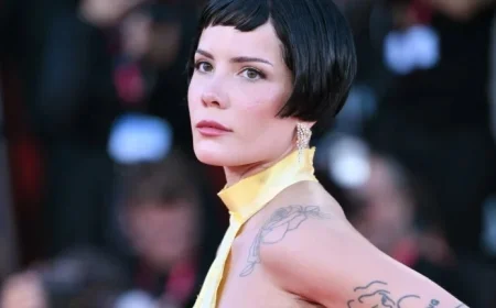 Halsey Rebukes Fan’s Demand to ‘Stop Talking and Play’