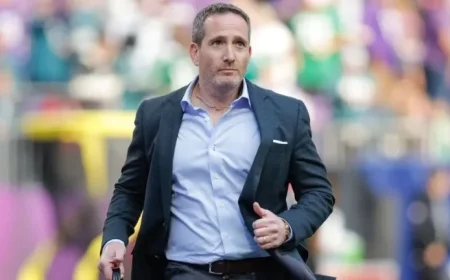 Eagles GM Howie Roseman Commits Fully to Trade Deadline Moves