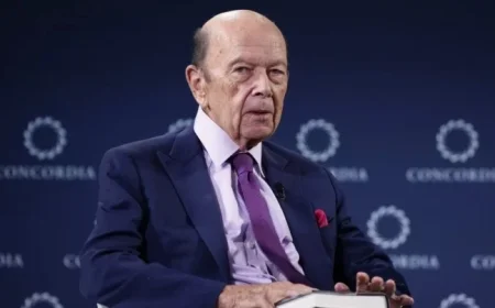 Trump’s Trade Advisor Warns Against Reversing Tariffs, Calls it ‘Horrific’