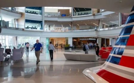 American Airlines Cuts Management Jobs