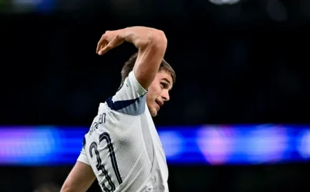 Glenn Hoddle’s Remarks on Micky van de Ven May Upset Tottenham Fans