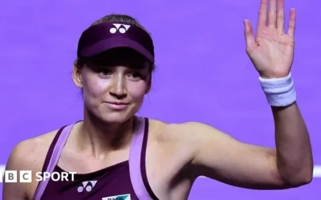 Elena Rybakina Upsets Iga Swiatek, Amanda Anisimova Ousts Madison Keys at WTA Finals