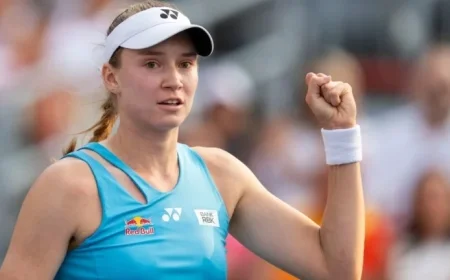 Rybakina Shocks Swiatek, Advances to WTA Finals Semis for First Time