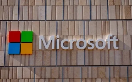 Microsoft (NASDAQ: MSFT) Stock Falls Amid Surplus Chip Discovery