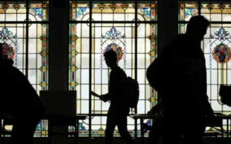 Armed ICE Officers Pursue Teacher into Chicago Preschool