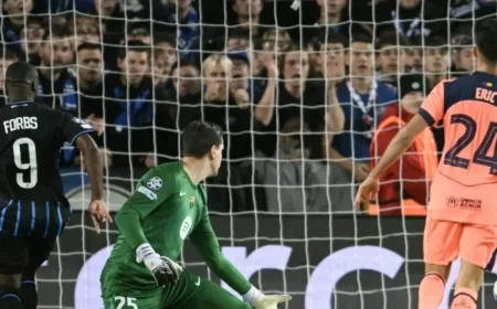 Szczęsny Concedes Four Goals in Champions League; Lewandowski Struggles