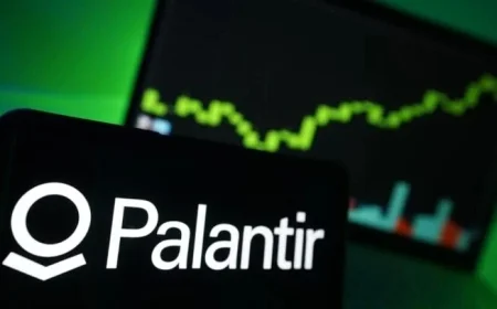 Jim Cramer: Palantir Stock Defies Classification, Remains Fairly Valued Despite 8% Drop
