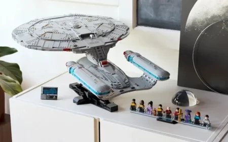LEGO Unveils Star Trek U.S.S. Enterprise as Black Friday Highlight
