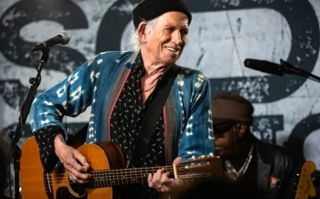 Keith Richards and Mavis Staples Honor Bruce Willis at NYC Charity Event