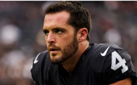 Derek Carr Open to Signing 1-Day Raiders Contract; Yet to Retire Officially