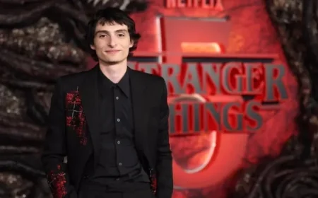 Finn Wolfhard’s Premiere Suit Hides ‘Stranger Things’ Easter Egg
