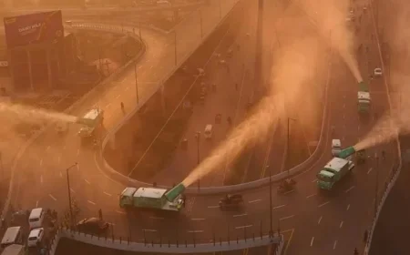 Lahore Fights Smog with Innovative Mist Machines in Pakistan
