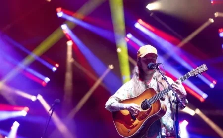 Billy Strings Ignites Pittsburgh on Opening Night