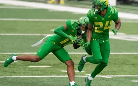 Oregon Reserve Cornerback Exits Program to Transfer