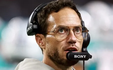 Ex-NFL Executive Praises Mike McDaniel as Elite, Criticizes Dolphins