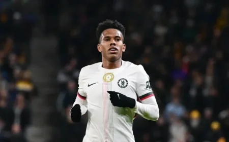 Maresca Hints at Chelsea Lineup Against Wolves, Addresses Estevao’s Weather Concern