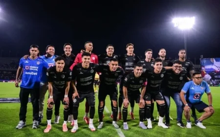 Cruz Azul vs Pumas: Predicted Lineups for Matchday 17