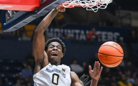 Mountaineers Face Mountain Hawks in Sunday Afternoon Showdown