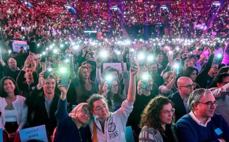 Thousands Rally at Bell Centre Urging Quebec to Halt Doctors’ Pay Reform