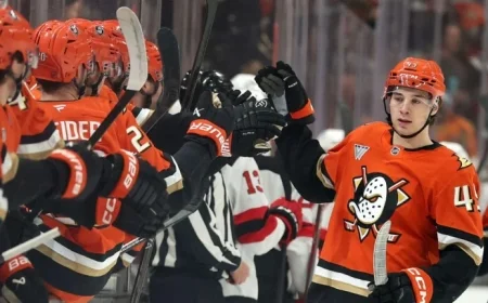 Sennecke Scores to Open the Game