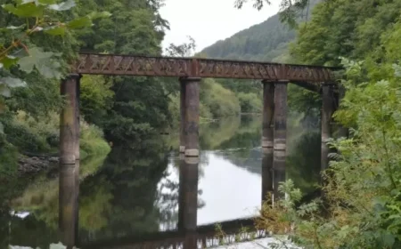 Alert Issued: High Tides Threaten Gloucestershire with Flood Risk