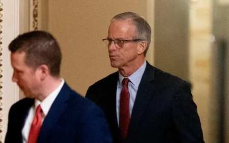 Senate Advances Deal to End Government Shutdown Impasse