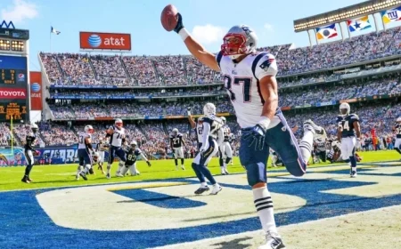 Rob Gronkowski to Sign One-Day Contract, Retire with Patriots