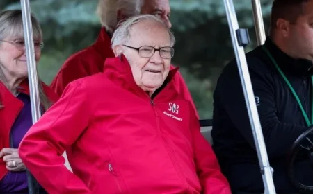 Warren Buffett Signals Final Investor Letter as Berkshire Hathaway CEO