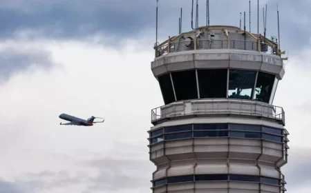 Trump Urges Air Traffic Controllers to Resume Work or Face Penalties