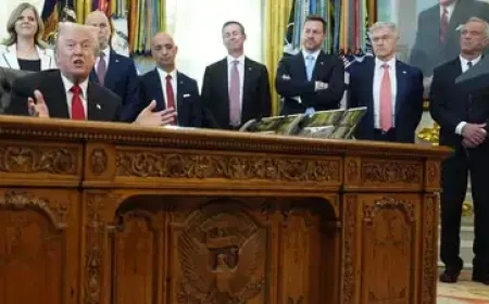 Resolute Desk: Viral Mar-a-Lago photo sparks claims—here’s what’s real and what remains unverified